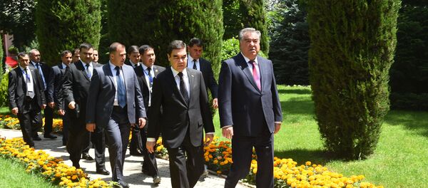 Президент Таджикистана Эмомали Рахмон и глава Туркменистана Гурбангулы Бердымухамедов - Sputnik Тоҷикистон