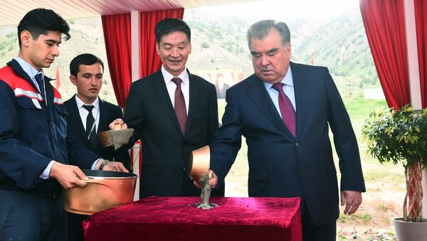 Рахмон дал начало строительству Талко Голд - Sputnik Таджикистан