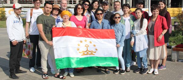 Таджикские артисты на фестивале Этномир - Sputnik Таджикистан