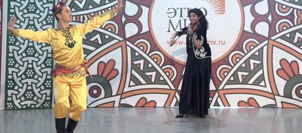 Выступление таджикских артистов на фестивале в парке-музее Этномир - Sputnik Тоҷикистон