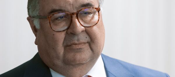 Алишер Усманов, архивное фото Алишер Усманов, архивное фото - Sputnik Тоҷикистон