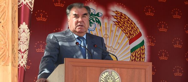 Президент Республики Таджикистан Эмомали Рахмон, архивное фото Президент Республики Таджикистан Эмомали Рахмон, архивное фото - Sputnik Тоҷикистон