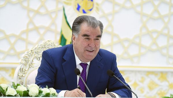 Президент Республики Таджикистан Эмомали Рахмон, архивное фото - Sputnik Таджикистан