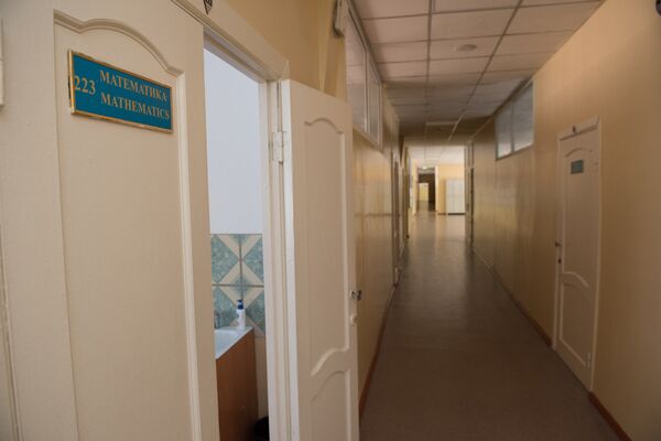 Республиканская физико-математическая школа (РФМШ) когда-то гремела на весь СССР Республиканская физико-математическая школа (РФМШ) когда-то гремела на весь СССР - Sputnik Таджикистан