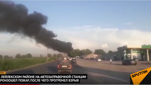 Страшный взрыв в Баткене попал на видео — загорелась АЗС - Sputnik Таджикистан