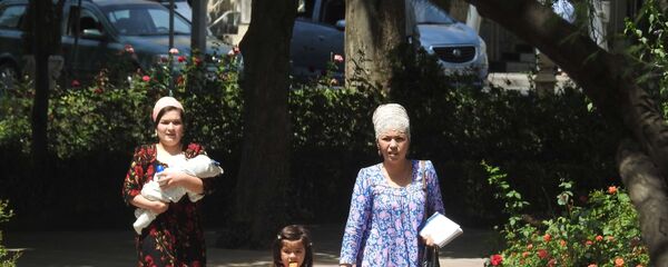 Жители города Душанбе, архивное фото - Sputnik Таджикистан