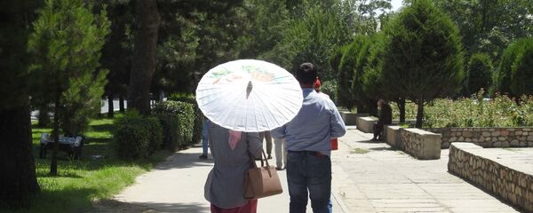 На улице в городе Душанбе, архивное фото - Sputnik Тоҷикистон