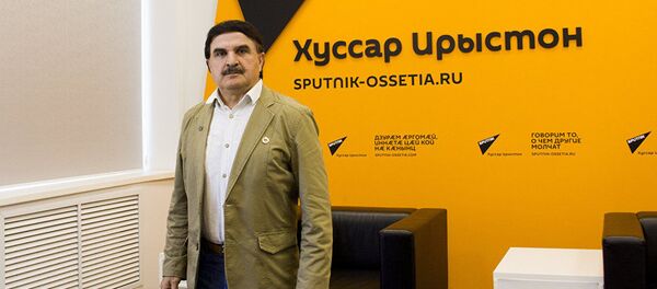 Председатель Межрегионального экологического движения Ока Алан Хасиев Председатель Межрегионального экологического движения Ока Алан Хасиев - Sputnik Таджикистан