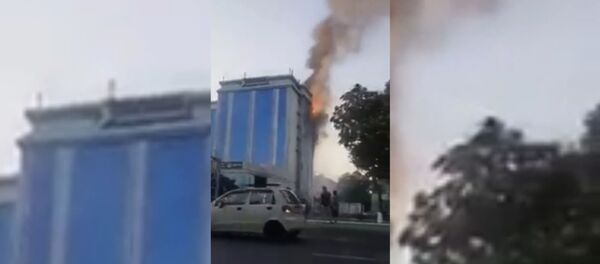 Пожар в одном из бизнес-центров Ташкента Пожар в одном из бизнес-центров Ташкента - Sputnik Таджикистан