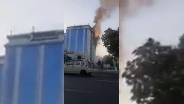 Пожар в одном из бизнес-центров Ташкента - Sputnik Таджикистан