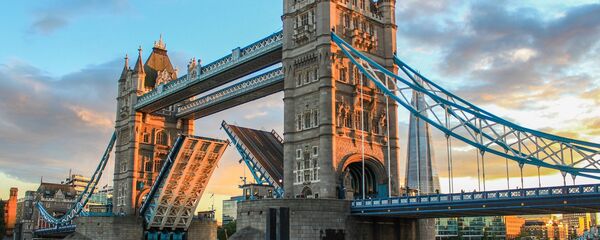 Тауэрский мост в Лондоне - Sputnik Таджикистан