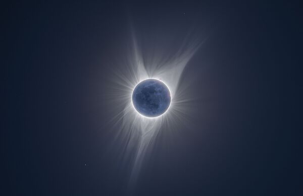 Работа Earth Shine фотографа Peter Ward, вошедшая в шорт-лист премии Insight Investment Astronomy Photographer of the Year 2018 - Sputnik Таджикистан