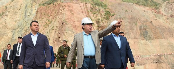 Президент Эмомали Рахмон и премьер на стройке Рогунской ГЭС - Sputnik Таджикистан