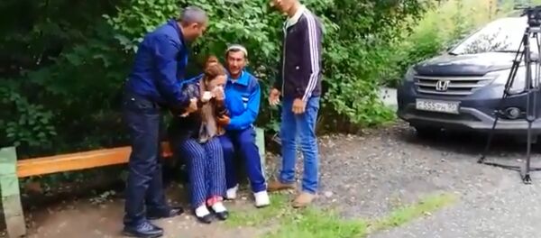 Родители убитой девочки из Серпухова - Sputnik Таджикистан