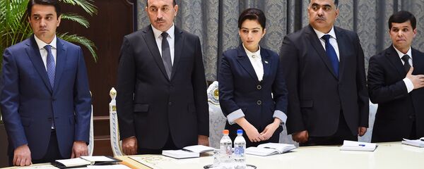 Рустам Эмомали на заседании - Sputnik Тоҷикистон