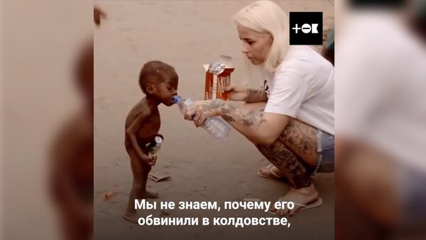 Брошенный мальчик нашел маму - видео - Sputnik Таджикистан