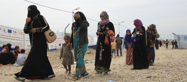 Жители Мосула в лагере беженцев - Sputnik Таджикистан