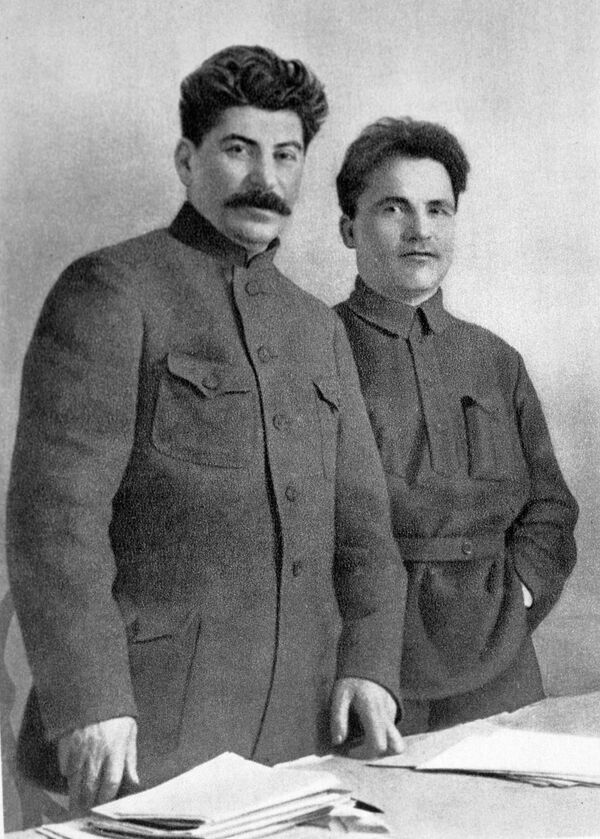 Иосиф Виссарионович Сталин и Сергей Миронович Киров - Sputnik Таджикистан