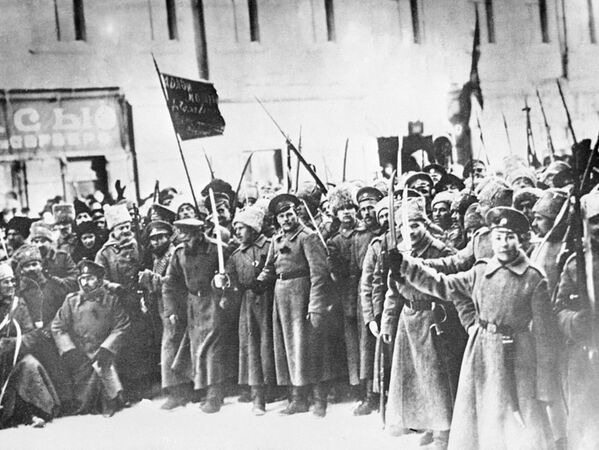 На Литейном проспекте в Петрограде, февраль 1917 - Sputnik Таджикистан