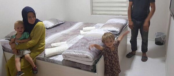 Активисты в Таджикистане помогли молодой семье найти жилье - Sputnik Тоҷикистон