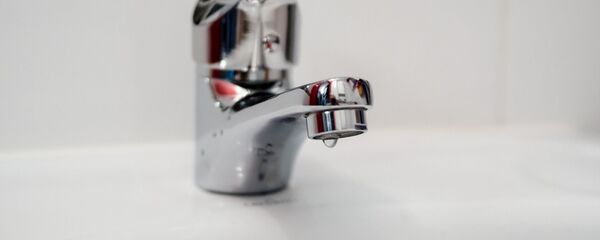 Кран в ванной комнате, архивное фото Кран в ванной комнате, архивное фото - Sputnik Тоҷикистон