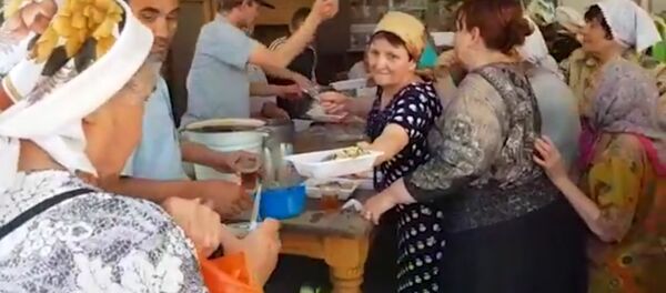 Православные помогают нуждающимся в Таджикистане - Sputnik Таджикистан