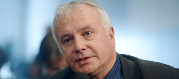 Политолог, старший советник президента германо-российской Внешнеторговой Палаты Александр Рар на XI заседании клуба Валдай в Сочи. - Sputnik Тоҷикистон