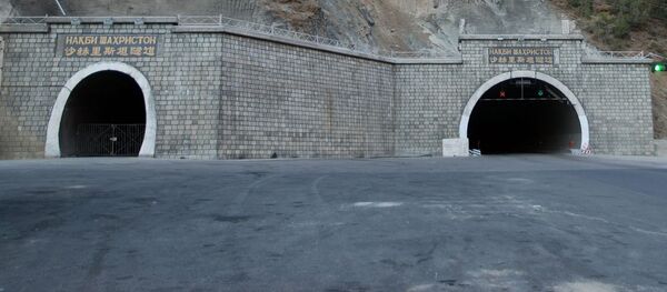 Тоннель Шахристан в Таджикистане, архивное фото Тоннель Шахристан в Таджикистане, архивное фото - Sputnik Таджикистан