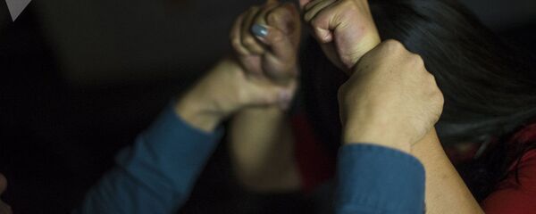 Насилие над женщинами, архивное фото Насилие над женщинами, архивное фото - Sputnik Тоҷикистон