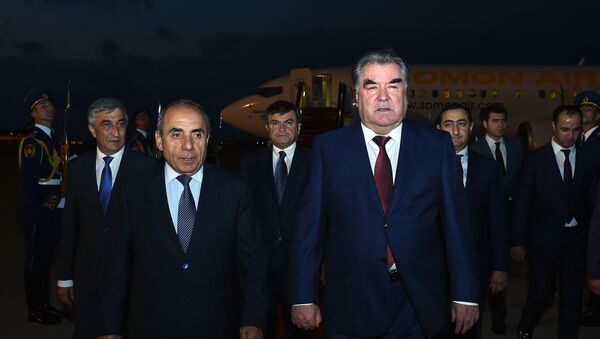 Эмомали Рахмон прибыл с визитом в Азербайджан - Sputnik Таджикистан