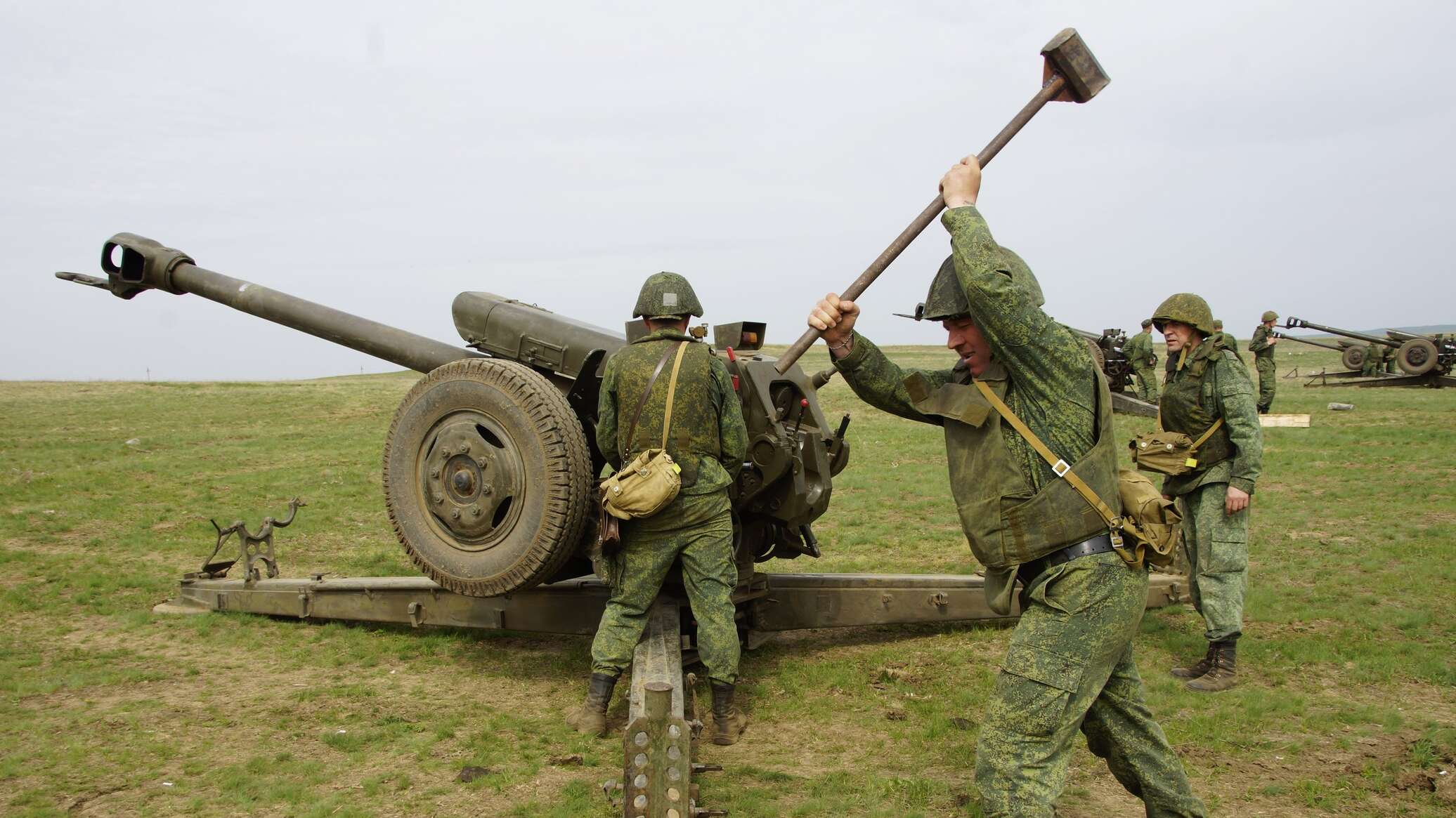 Переход военных. Артиллерия. Артиллеристы России. Артиллерия в Таджикистане. Учения артиллеристов.