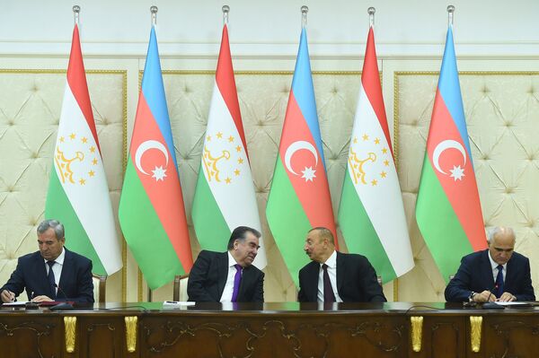 Президент Азербайджана Ильхам Алиев и президент Таджикистана Эмомал Рахмон - Sputnik Таджикистан