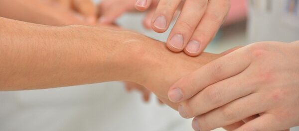 Руки целителя, архивное фото - Sputnik Таджикистан