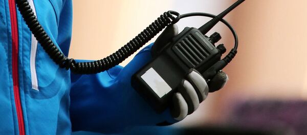 Рация в руках, архивное фото Рация в руках, архивное фото - Sputnik Таджикистан