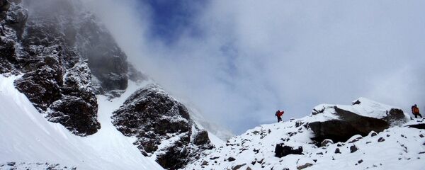 Горы в Таджикистане. Архивное фото - Sputnik Тоҷикистон