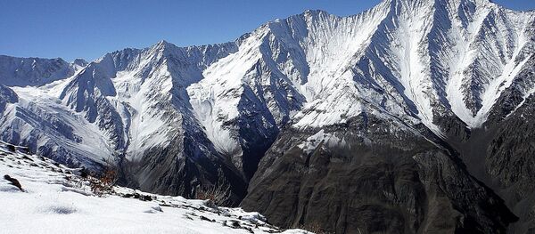 Горы в Таджикистане. Архивное фото - Sputnik Таджикистан