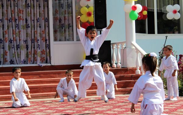 Выступление детей в детском саду, архивное фото - Sputnik Таджикистан