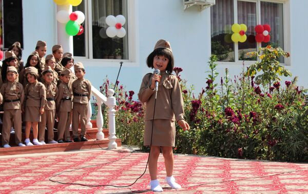 Выступление детей в детском саду Гулшан - Sputnik Таджикистан