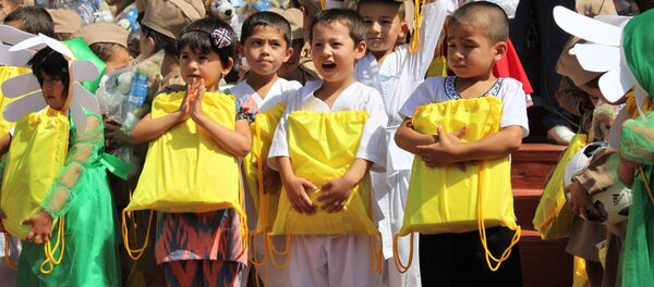 Выступление детей в детском саду Гулшан - Sputnik Таджикистан