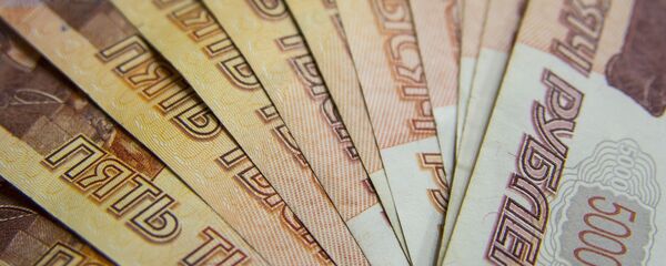 Банкноты достоинством пять тысяч рублей, архивное фото - Sputnik Таджикистан