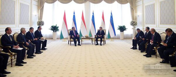 Встреча Эмомали Рахмона с Президентом Республики Узбекистан Шавкатом Мирзиёевым - Sputnik Тоҷикистон