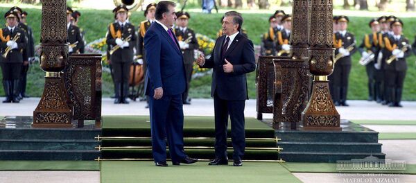 Президент Таджикистана Эмомали Рахмон и Президент Узбекистана Шавкат Мирзиёев - Sputnik Таджикистан