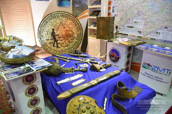 Таджикские товары на выставке в Республике Узбекистан - Sputnik Таджикистан
