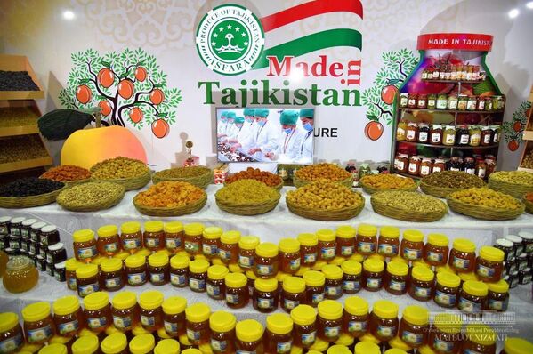 Таджикские товары на выставке в Республике Узбекистан - Sputnik Таджикистан