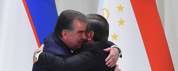 Президент Таджикистана Эмомали Рахмон и глава Узбекистана Шавкат Мирзиёев - Sputnik Таджикистан
