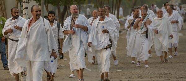 Мусульмане совершающие хадж в Саудовской Аравии, архивное фото Мусульмане совершающие хадж в Саудовской Аравии, архивное фото - Sputnik Тоҷикистон