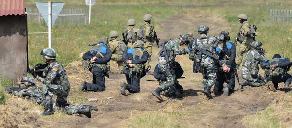 Военнослужащие на антитеррористических учениях вооруженных сил стран-членов ШОС Мирная миссия-2018  - Sputnik Таджикистан