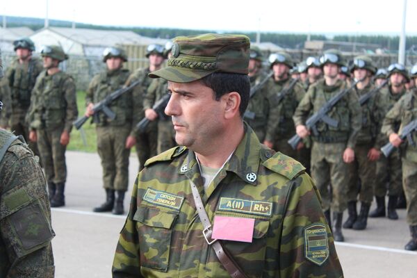 Таджикский подполковник Рустам Джабаров Таджикский подполковник Рустам Джабаров - Sputnik Таджикистан