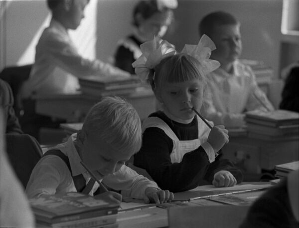 Какой сегодня праздник в Таджикистане и мире: 1 сентября Какой сегодня праздник в Таджикистане и мире: 1 сентября - Sputnik Таджикистан
