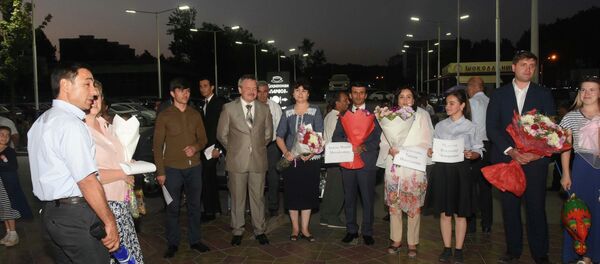 Российские учителя прилетели в Душанбе - Sputnik Тоҷикистон